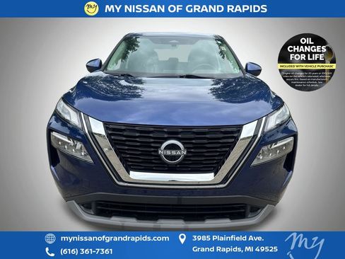 Used 2023 Nissan Rogue SV AWD/4WD image 3