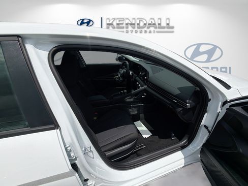 New 2026 Hyundai Elantra SE FWD image 20