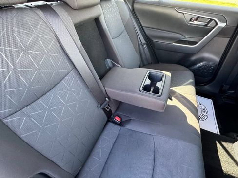 Used 2025 Toyota RAV4 XLE AWD/4WD image 61