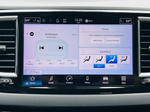 Used 2022 Chrysler Pacifica Touring-L FWD image 21