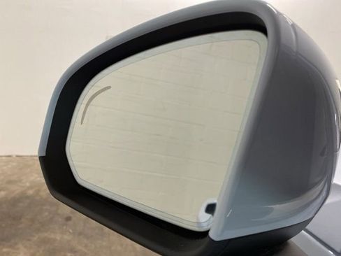 Used 2025 Volvo XC40 B5 Plus image 91