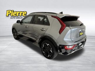 Used 2024 Kia Niro Wind w/ Wind Preserve Package FWD video 2
