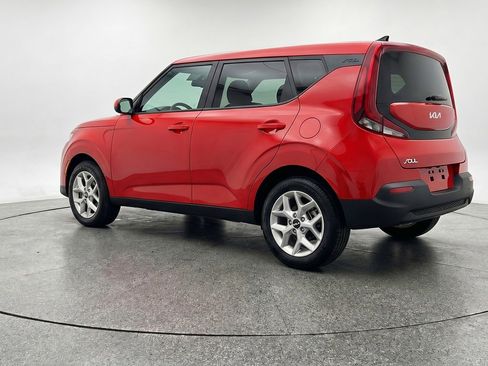 Used 2025 Kia Soul LX w/ LX Technology Package image 6