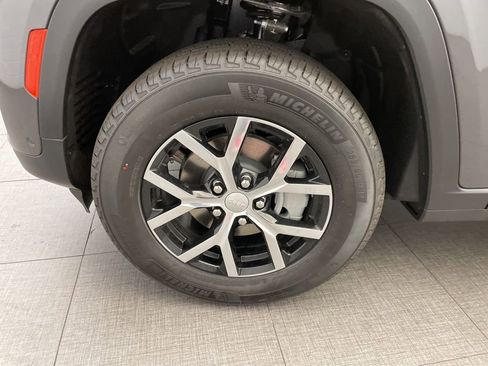 New 2025 Jeep Grand Cherokee Limited w/ Luxury Tech Group II image 8