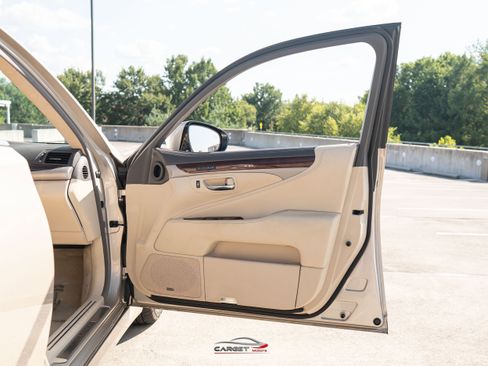 Used 2015 Lexus LS 460 AWD w/ Comfort Package image 40