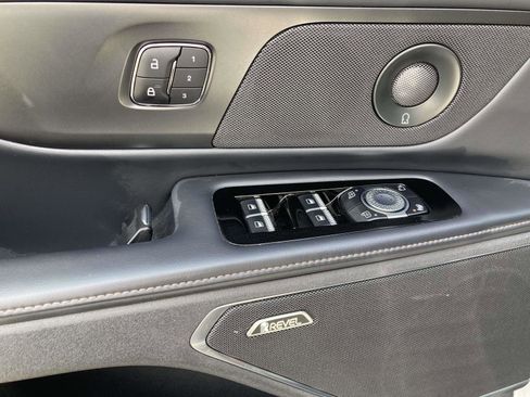 Certified 2024 Lincoln Nautilus Reserve w/ Equipment Group 202A image 21