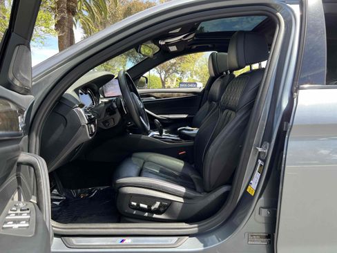 Used 2019 BMW 540i w/ M Sport Package image 55