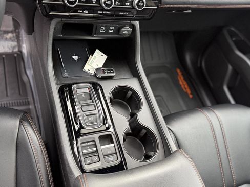 Certified 2025 Honda Pilot TrailSport image 29