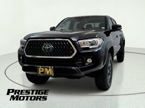 Used 2018 Toyota Tacoma TRD Off-Road w/ Technology Package AWD/4WD image 2
