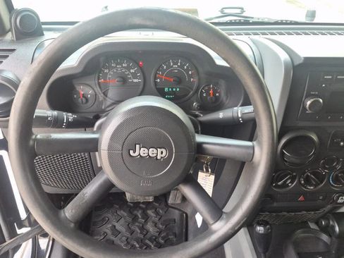 Used 2009 Jeep Wrangler X w/ Black Appearance Group AWD/4WD image 34