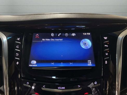 Used 2015 Cadillac Escalade Premium image 27