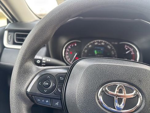 Used 2025 Toyota RAV4 XLE image 10