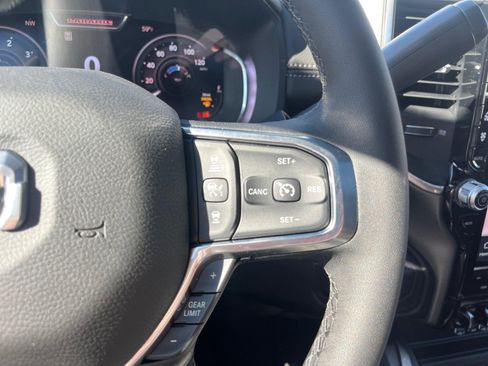 New 2026 RAM 2500 Laramie AWD/4WD image 18