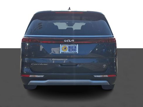 Certified 2022 Kia Carnival EX FWD image 5