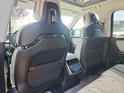 Used 2024 Rivian R1S Adventure AWD/4WD image 22