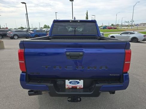 Used 2024 Toyota Tacoma 4x4 Double Cab image 4