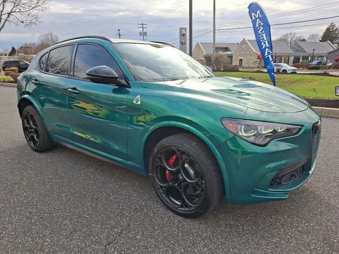 Used 2024 Alfa Romeo Stelvio Quadrifoglio image 3