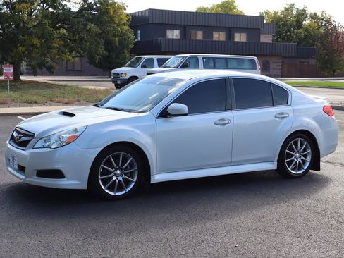 Used 2010 Subaru Legacy 2.5GT Limited image 10