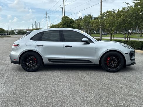Used 2023 Porsche Macan S AWD/4WD image 3