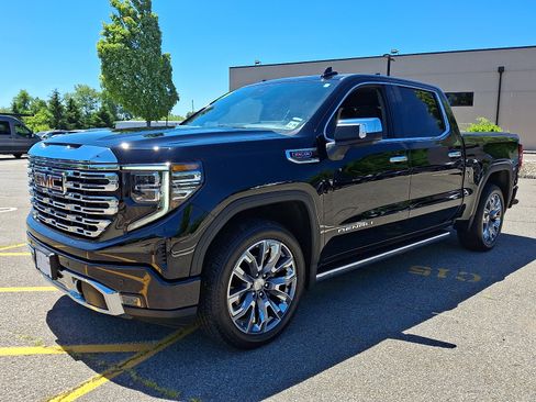 Used 2024 GMC Sierra 1500 Denali w/ Denali Reserve Package AWD/4WD image 3