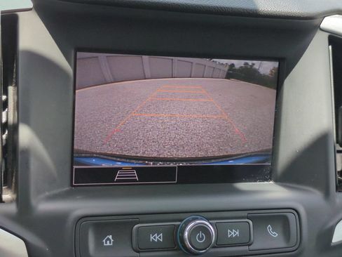 Used 2024 GMC Terrain SLE AWD/4WD image 17