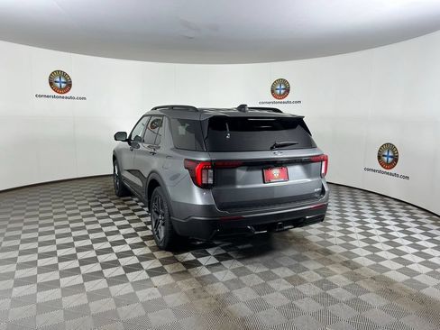 Used 2025 Ford Explorer ST-Line w/ ST-Line Street Pack AWD/4WD image 21
