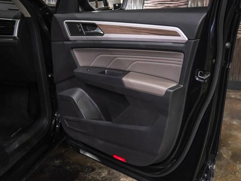 Used 2021 Volkswagen Atlas SEL AWD/4WD image 41