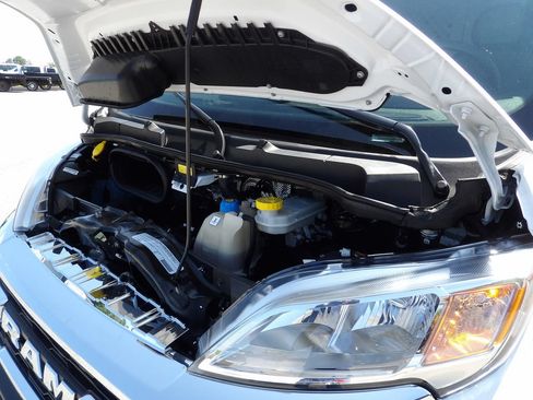 Used 2025 RAM ProMaster 2500 w/ U-Haul Equipment Group FWD image 38