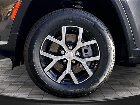 New 2025 Jeep Grand Cherokee L Limited image 12