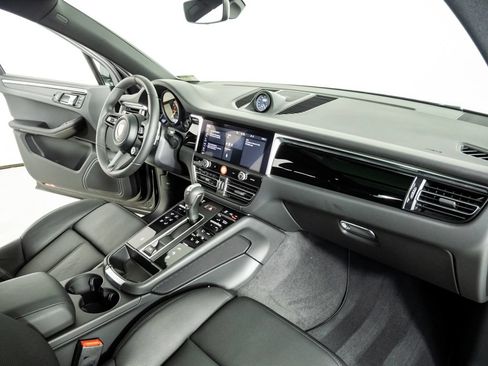 New 2026 Porsche Macan AWD/4WD image 25