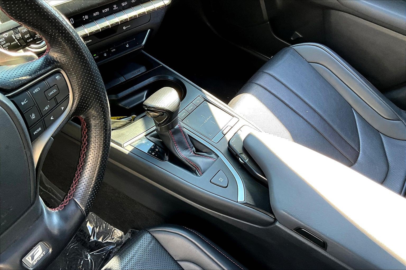 Used 2019 Lexus UX 200 F Sport FWD image 14