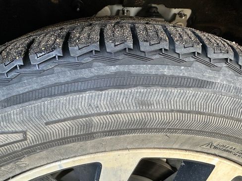 Used 2020 Ford Explorer ST w/ Premium Technology Package image 21