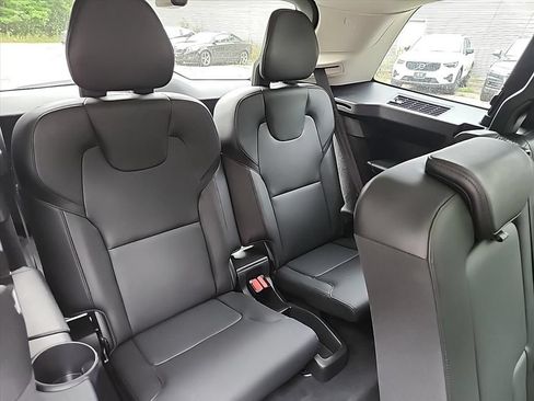 Certified 2025 Volvo XC90 B5 Core w/ Climate Package AWD/4WD image 31