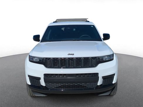 Certified 2023 Jeep Grand Cherokee L Laredo image 3