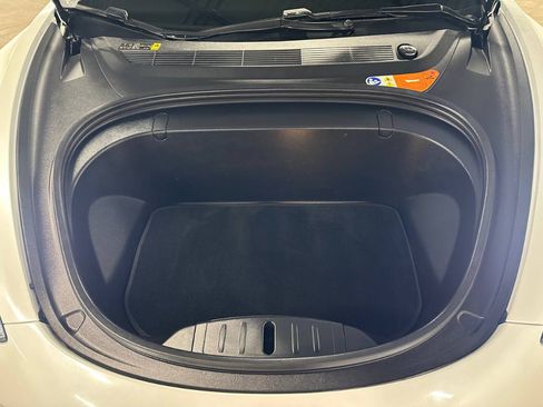 Used 2018 Tesla Model 3 Long Range image 4