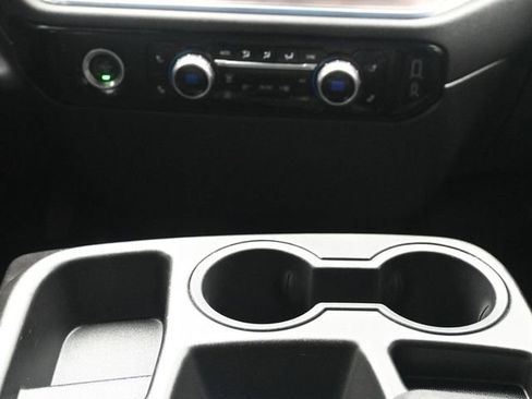 Used 2024 GMC Sierra 1500 SLT image 24