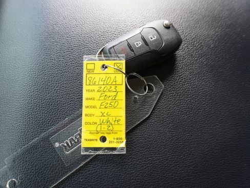 Used 2023 Ford F250 XL w/ FX4 Off-Road Package image 32