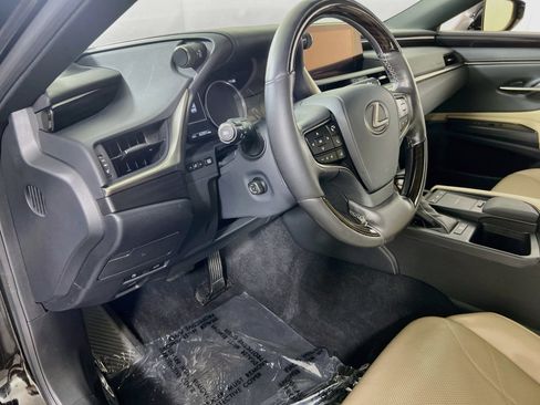 Used 2019 Lexus ES 350 w/ Accessory Package 2 FWD image 9