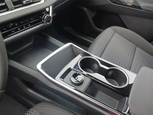 New 2026 Chevrolet Equinox LT image 11