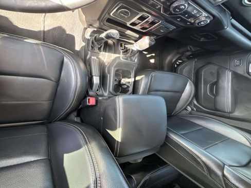 Used 2022 Jeep Wrangler Unlimited Sahara w/ Cold Weather Group image 24