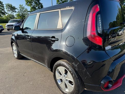Used 2014 Kia Soul FWD image 10