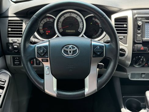 Used 2015 Toyota Tacoma 4x4 Double Cab w/ SR5 Package image 15