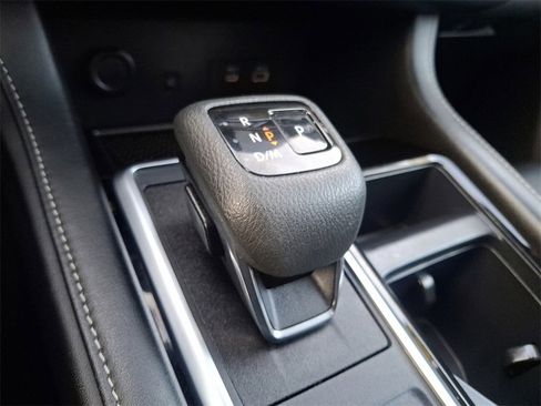 Used 2023 Nissan Pathfinder SL w/ SL Premium Package image 17