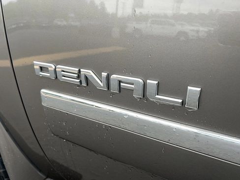 Used 2013 GMC Yukon Denali image 9