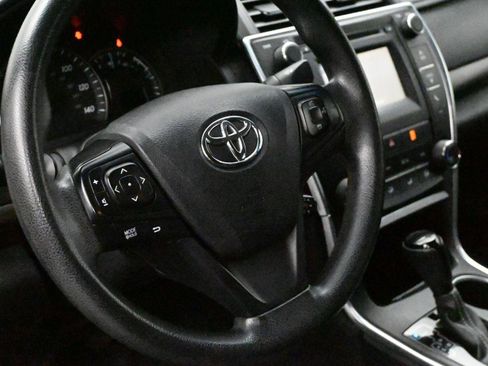 Used 2015 Toyota Camry LE image 6