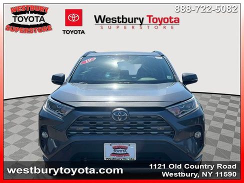 Used 2019 Toyota RAV4 Limited AWD/4WD image 3
