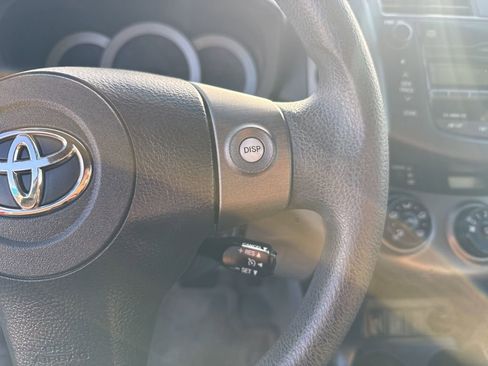 Used 2011 Toyota RAV4 4WD image 18