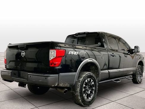 Used 2017 Nissan Titan PRO-4X AWD/4WD image 12