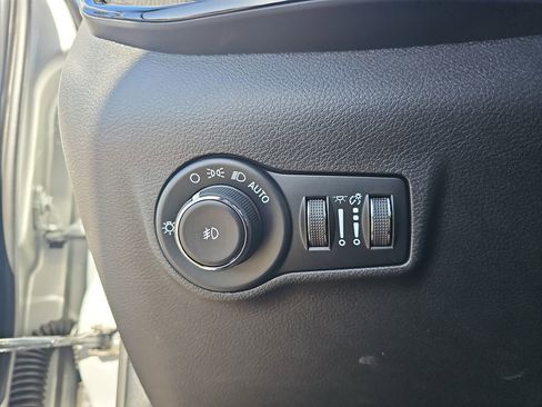 New 2026 Jeep Compass Latitude image 24