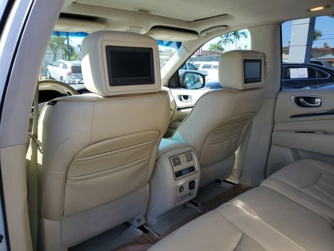 Used 2013 INFINITI JX35 AWD w/ Premium Pkg image 31